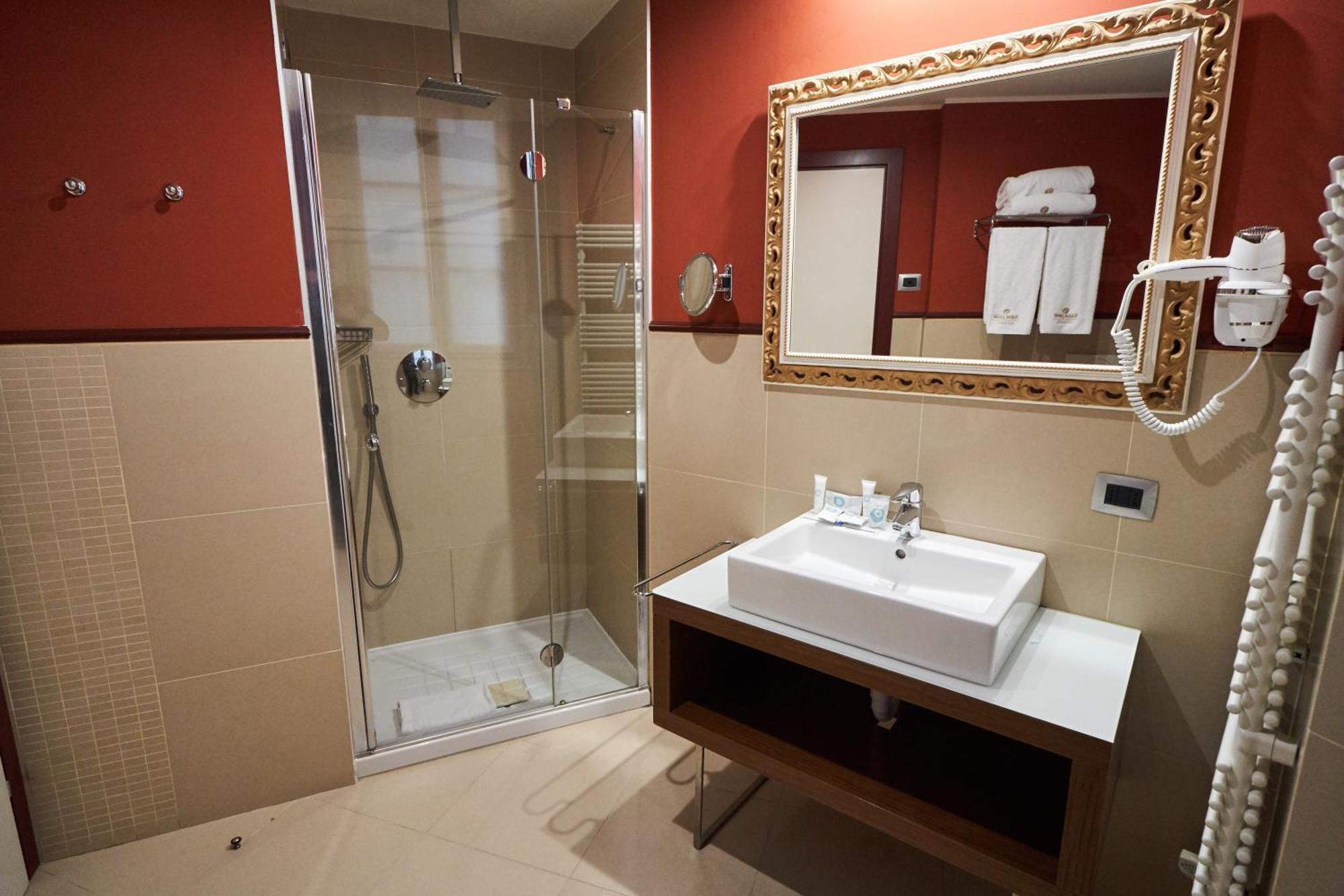 Western Signature Collection Hotel 4*
