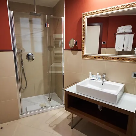 Hotel Centrale Best Western Signature Collection Tirano Exterior photo
